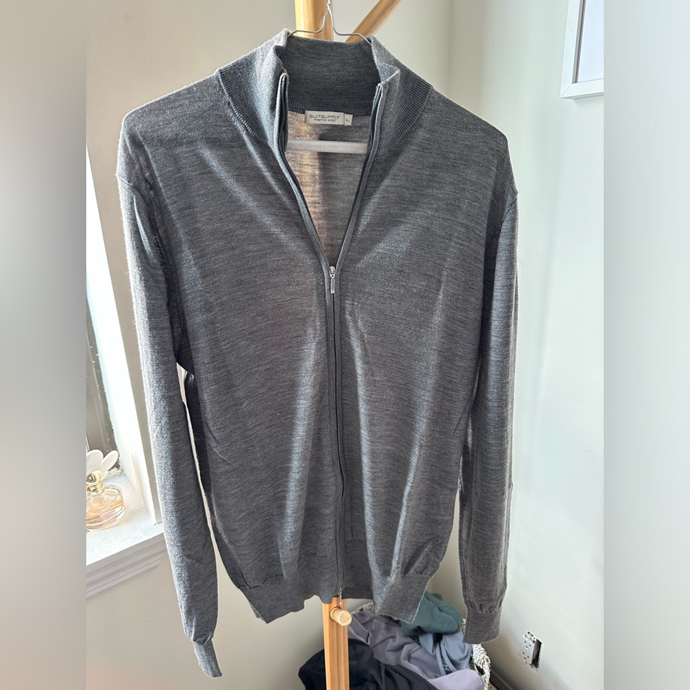 Suitsupply full zip-up, 100% merino wool